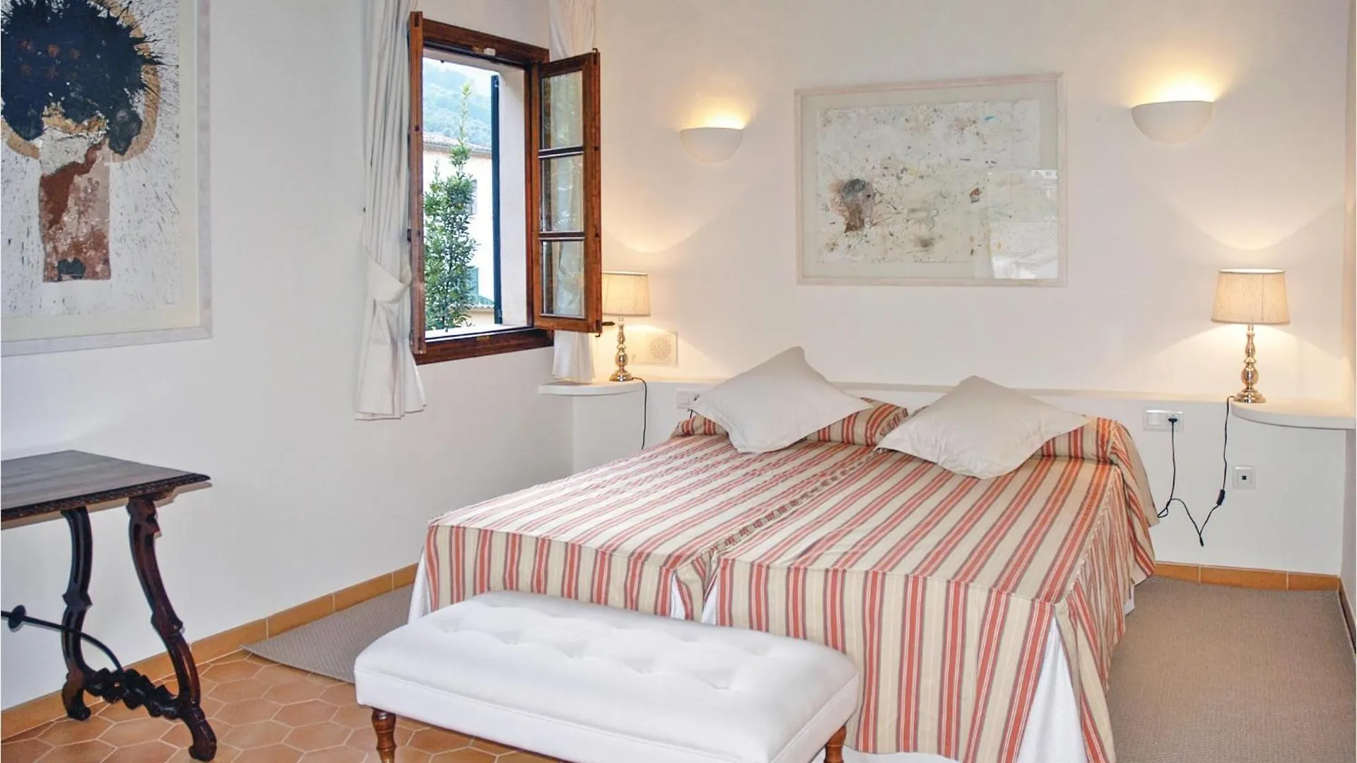 Awesome Home In Soller With Outdoor Swimming Pool